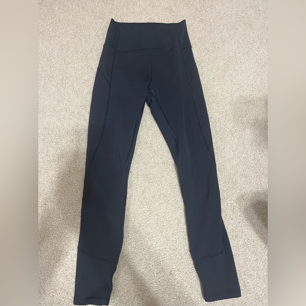 Women’s lululemon Wonder under leggings size for